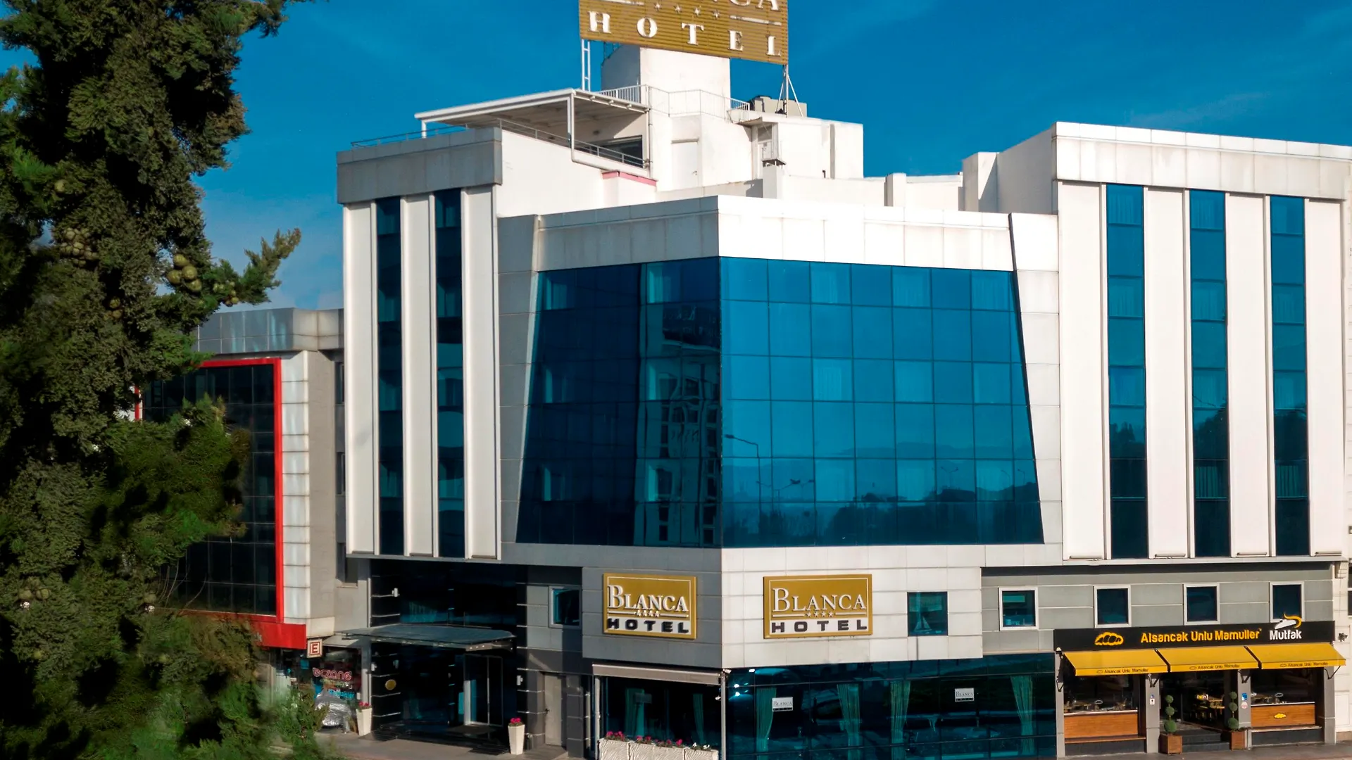 Blanca Hotel contacts